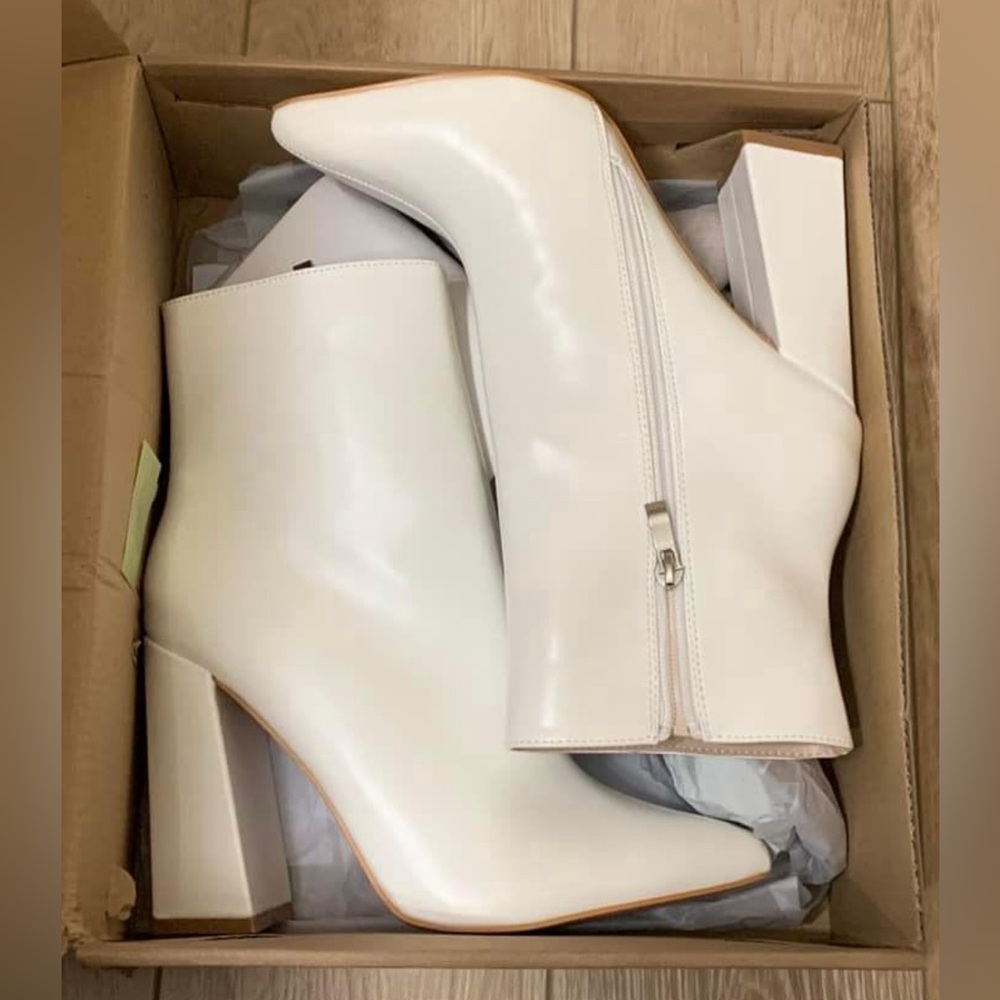 NEW Boohoo White Booties (9)